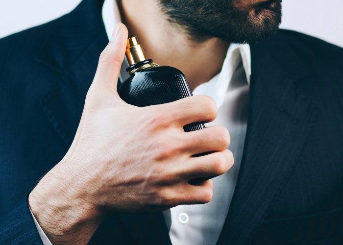 En İyi Erkek Parfümleri 2021: 10 Erkek Parfüm Önerisi
