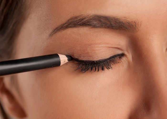 Eyeliner Nasıl Çekilir? 3 Farklı Eyeliner Çekme Yöntemi